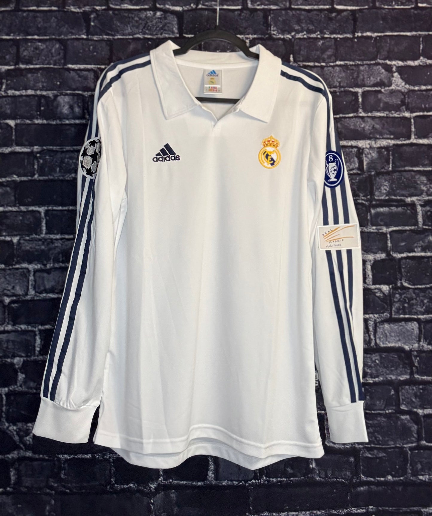 Real Madrid 2002 Champions League Final - Zinedine Zidane (L)