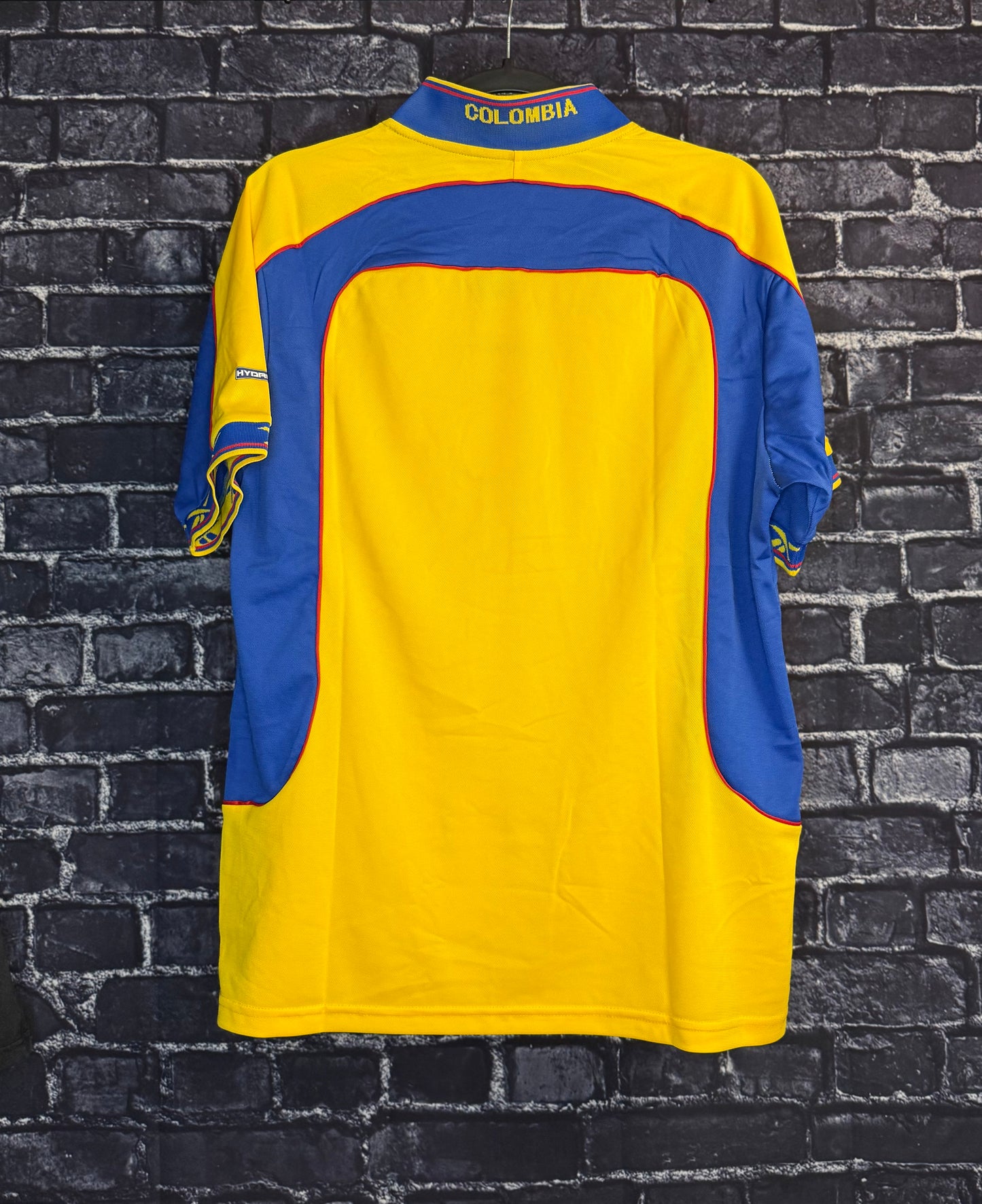 Colombia 2001 Home (L)