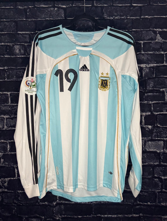 Argentina 2006 Home - Messi (L)